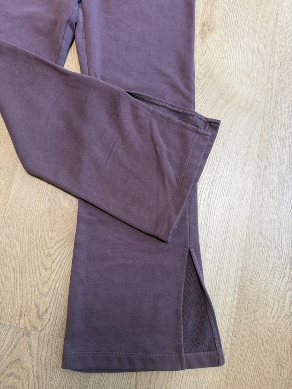 Vuori Plum Sweatpants with White Drawstring - Picture 4 of 8